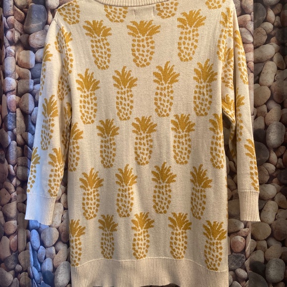 Peppa Loves Pineapple Cardigan - wooden buttons, sz small, 3/4 sleeves - Picture 9 of 10